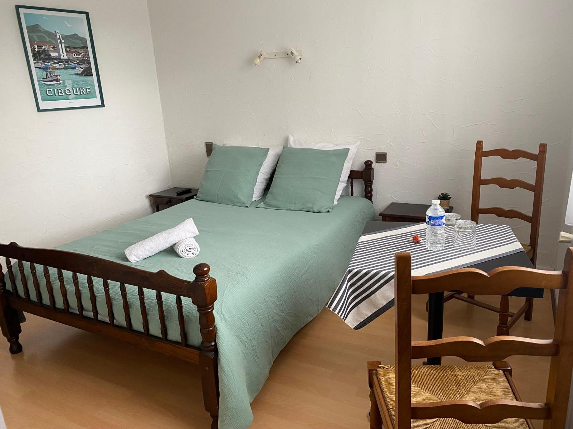 L' Auberge Campagnarde, Lourdes Poueyferré Zewnętrze zdjęcie